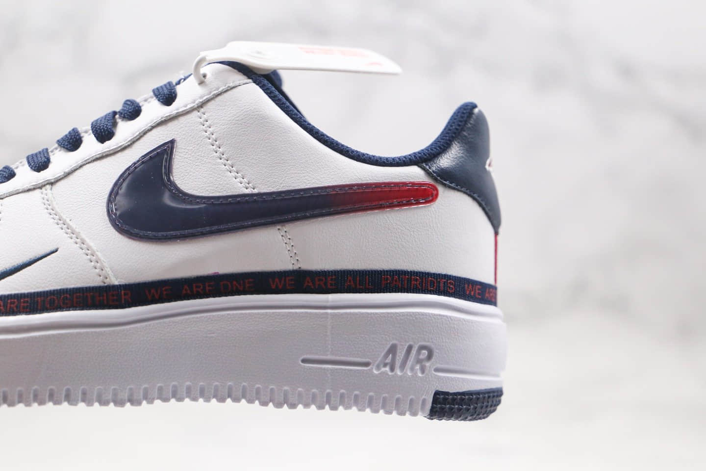 耐克Nike Air Force 1 Low纯原版本低帮空军一号轻量化串标渐变勾白蓝红色内置气垫 货号：DB6316-100