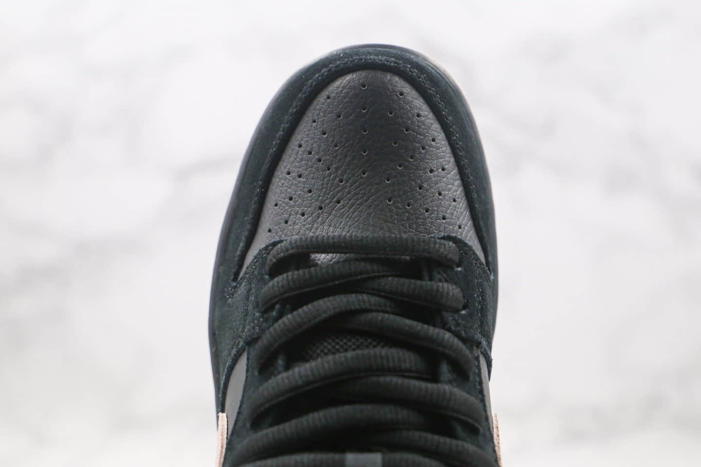 耐克Nike SB Dunk Low纯原版本低帮SB DUNK黑粉色麂皮拼接板鞋内置后跟Zoom气垫 货号：BQ6817-003