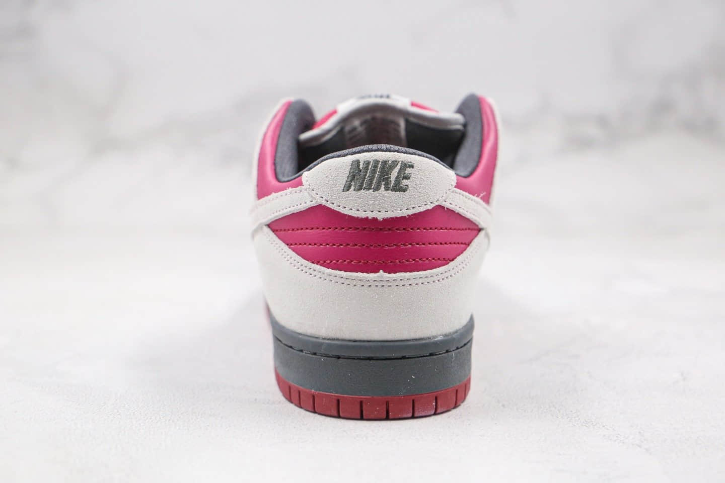 耐克Nike Dunk Low SB True Berry公司级版本低帮SB板鞋波尔多原鞋开发 货号：BQ6817-001