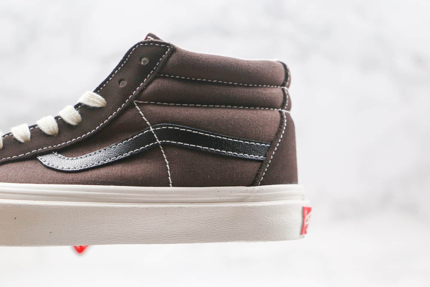 万斯Vans Sk8-Mid公司级版本中帮帆布麂皮拼接板鞋咖啡棕原厂硫化大底 货号：VN0A3ZCDUN8