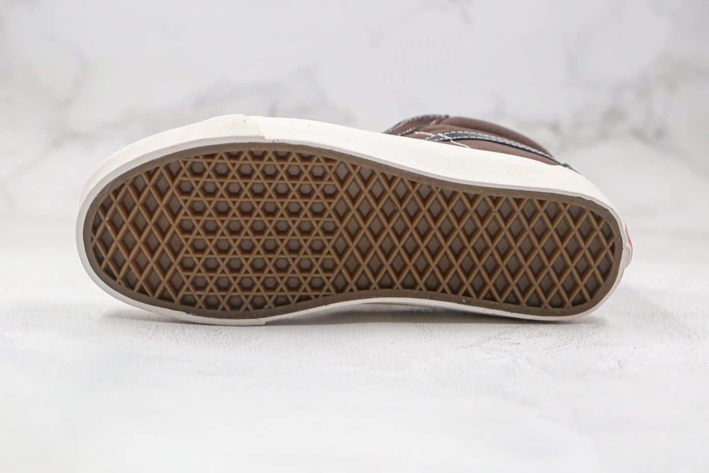万斯Vans Sk8-Mid公司级版本中帮帆布麂皮拼接板鞋咖啡棕原厂硫化大底 货号：VN0A3ZCDUN8