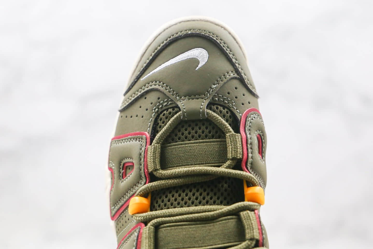 耐克Nike Air More Uptempo纯原版本大Air皮蓬篮球鞋橄榄绿内置气垫 货号：DH0622-300