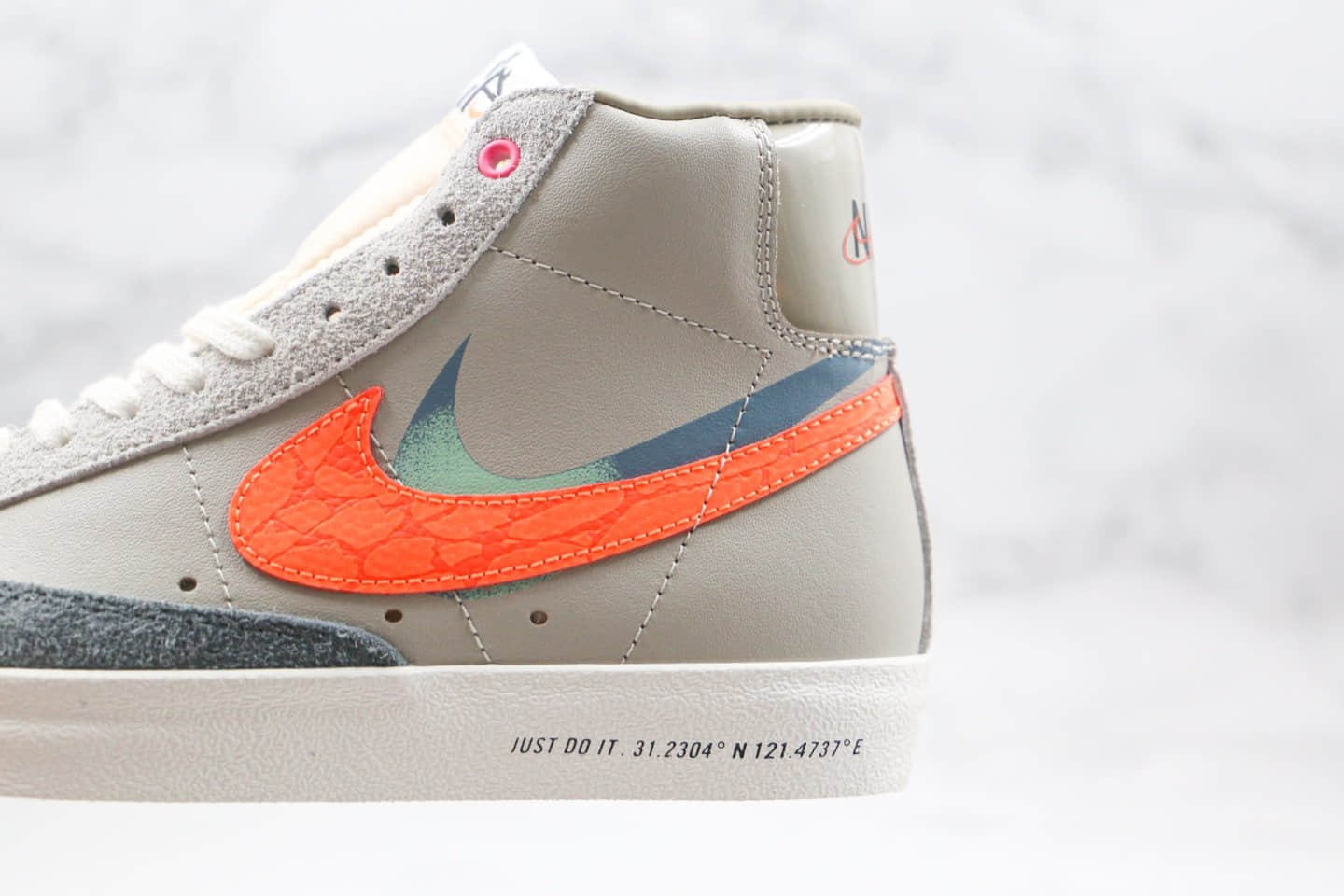 耐克Nike,Blazer Mid '77纯原版本中帮开拓者上海滩阴阳鸳鸯灰橙色板鞋原档案数据开发 货号：DC3278-280