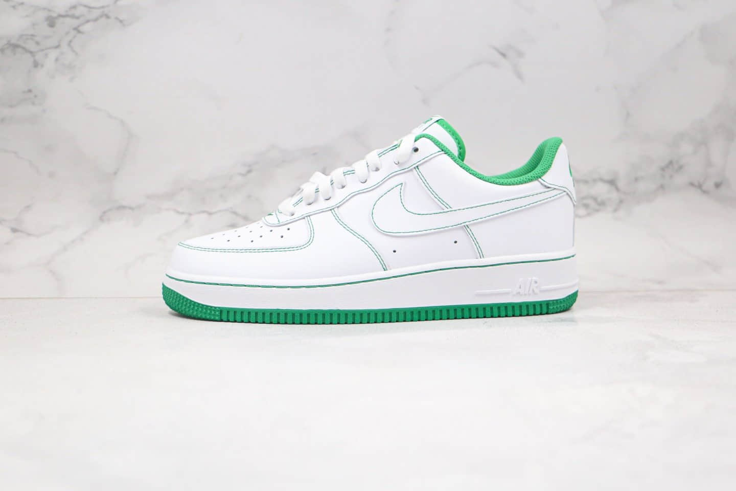 耐克Nike Air Force1 LOW'07纯原版本低帮空军一号白绿色缝线板鞋内置全掌Sole气垫 货号：CV1724-103