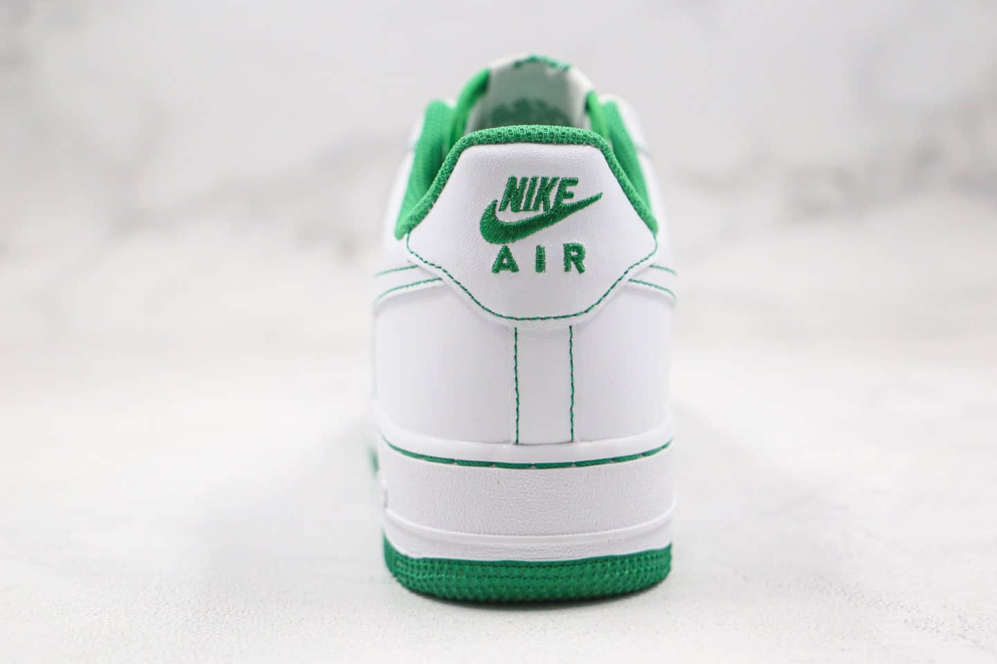 耐克Nike Air Force1 LOW'07纯原版本低帮空军一号白绿色缝线板鞋内置全掌Sole气垫 货号：CV1724-103