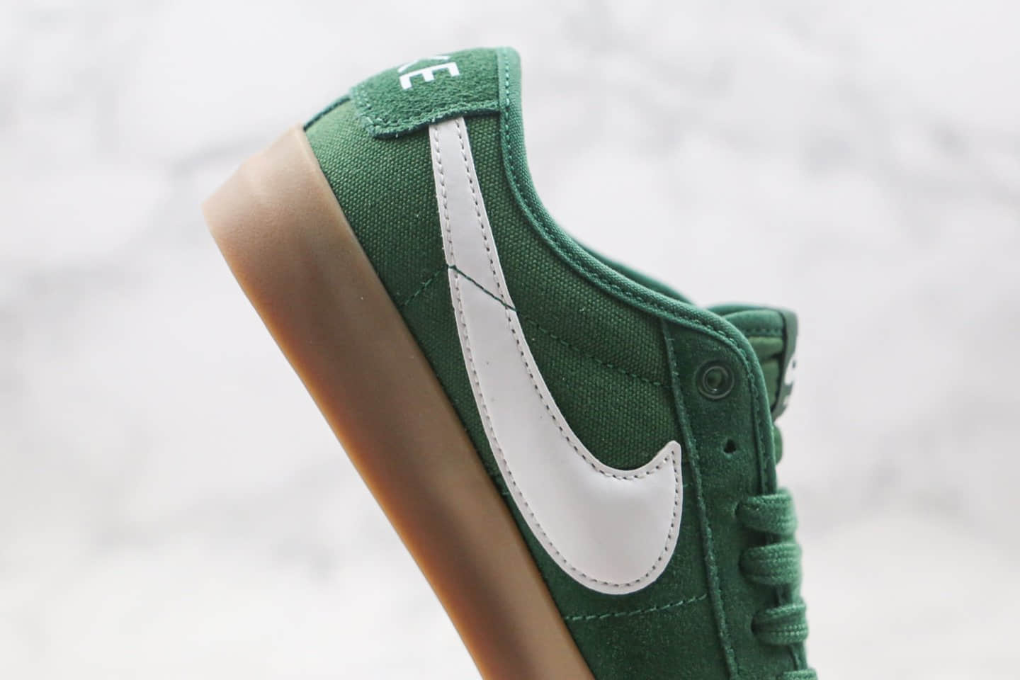 耐克Nike SB Blazer L ow Pro GT纯原版本低帮SB开拓者王一博同款生胶绿色板鞋原盒原标 货号：DC0603-300