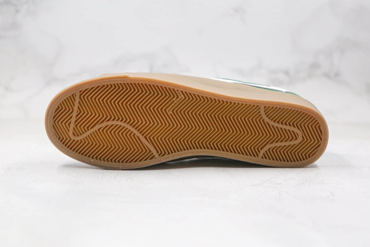 耐克Nike SB Blazer L ow Pro GT纯原版本低帮SB开拓者王一博同款生胶绿色板鞋原盒原标 货号：DC0603-300