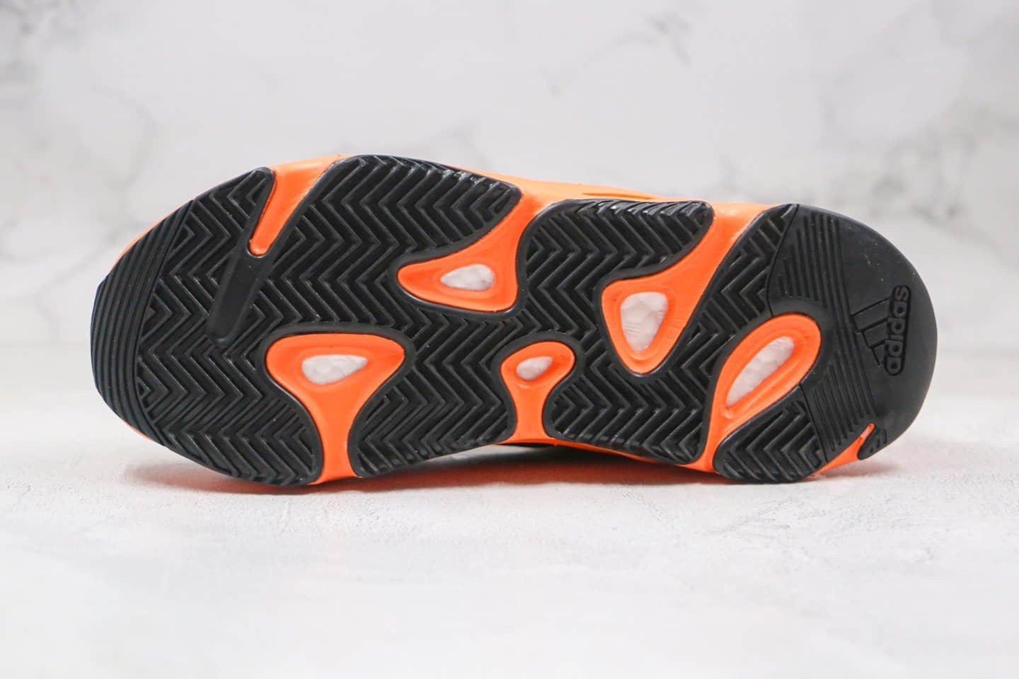 阿迪达斯Adidas YEEZY 700纯原版本复古椰子700老爹鞋黄橙色内置巴斯夫爆米花大底缓震 货号：FW2496