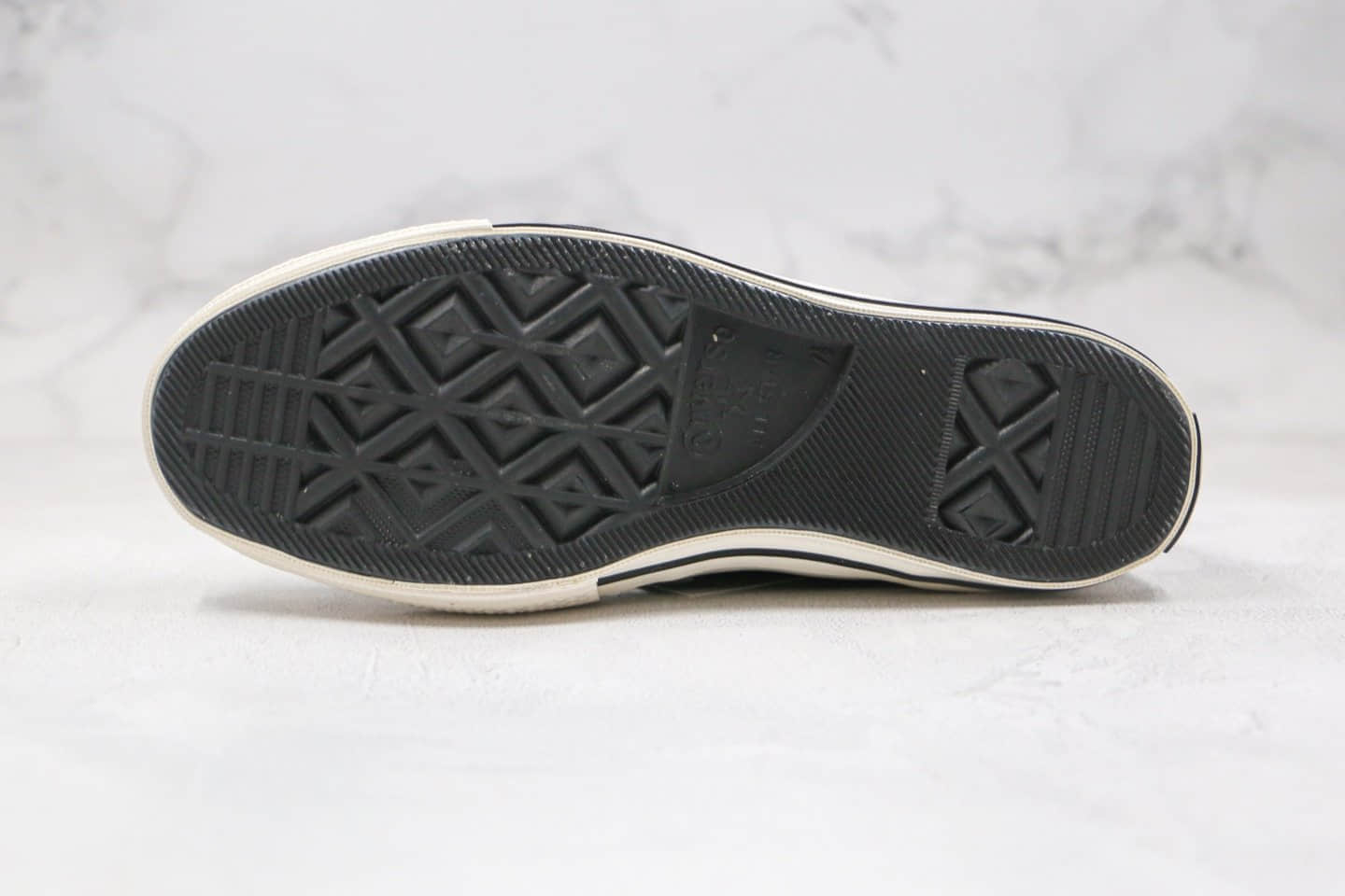 匡威Converse Chuck 70s公司级版本高帮皮面1970S加绒款黑色硫化板鞋原鞋开模一比一打造 货号：569516C
