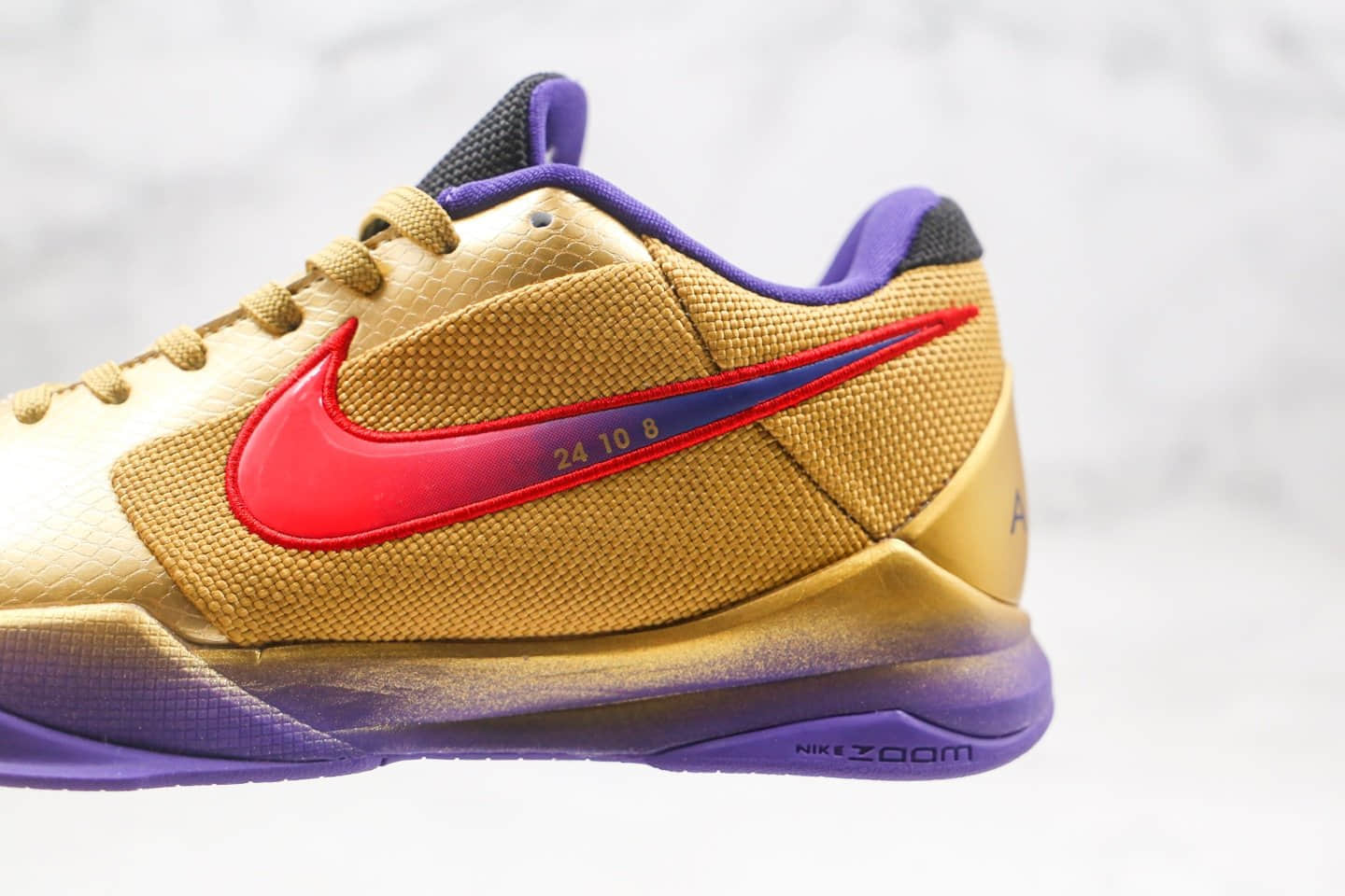 耐克Nike Zoom Kobe V Protro纯原版本科比5代金紫色篮球鞋内置碳板气垫支持实战 货号：DA6809-700
