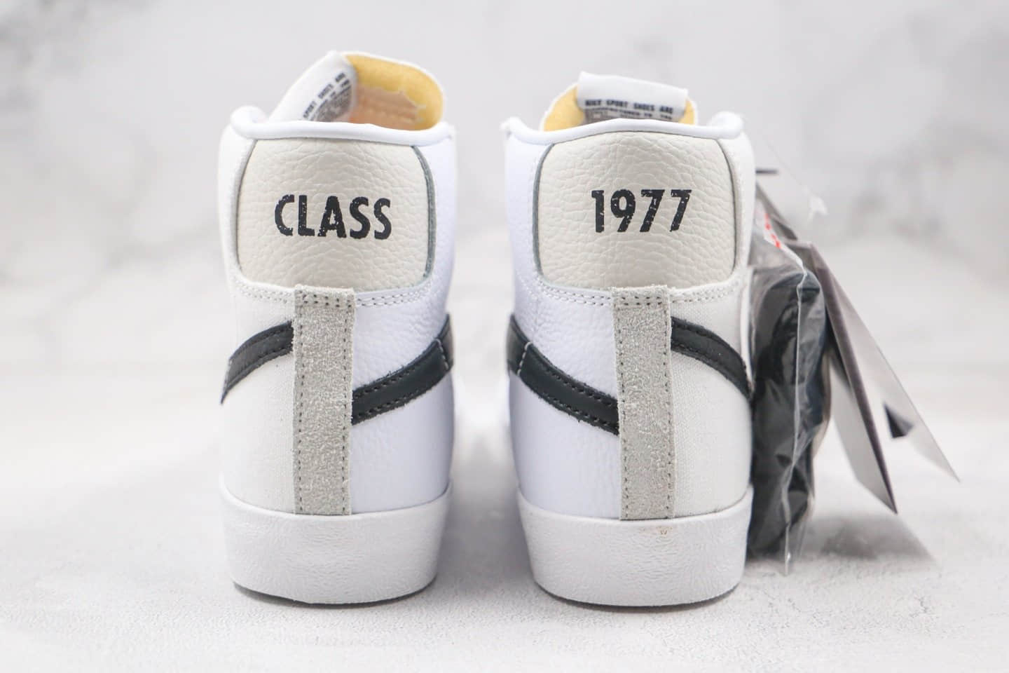 耐克Nike Blazer Mid Class 1977 x Slam Jam联名款纯原版本中帮开拓者白黑色硫化板鞋原楦头纸板打造 货号：CD8233-100
