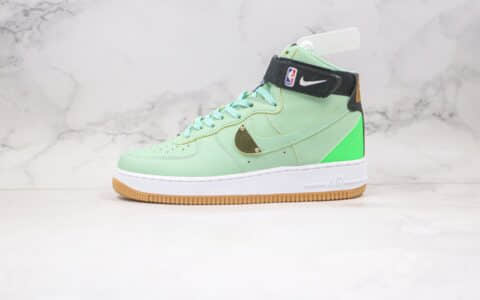 耐克Nike Air Force 1 High NBA White Gum纯原版本高帮空军一号NBA联名款生胶绿金黑色板鞋内置全掌Sole气垫 货号：CT2306-300