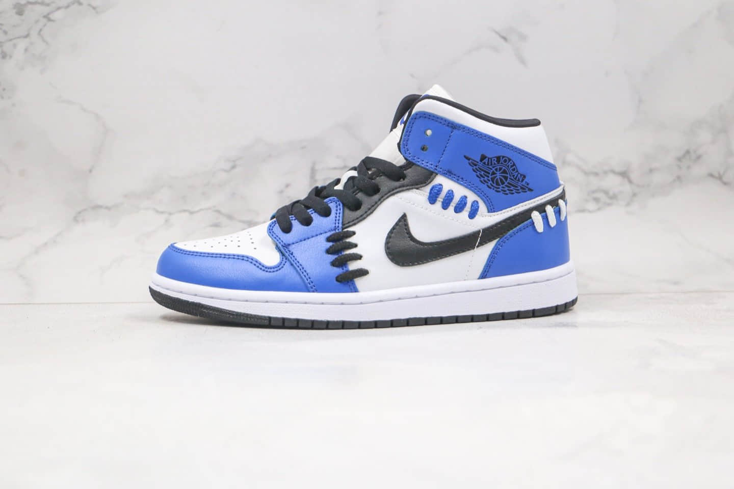 乔丹Air Jordan 1 Mid SE Game Royal纯原版本中帮AJ1捆绑小闪电白蓝色原鞋开模一比一打造 货号：CV0152-401