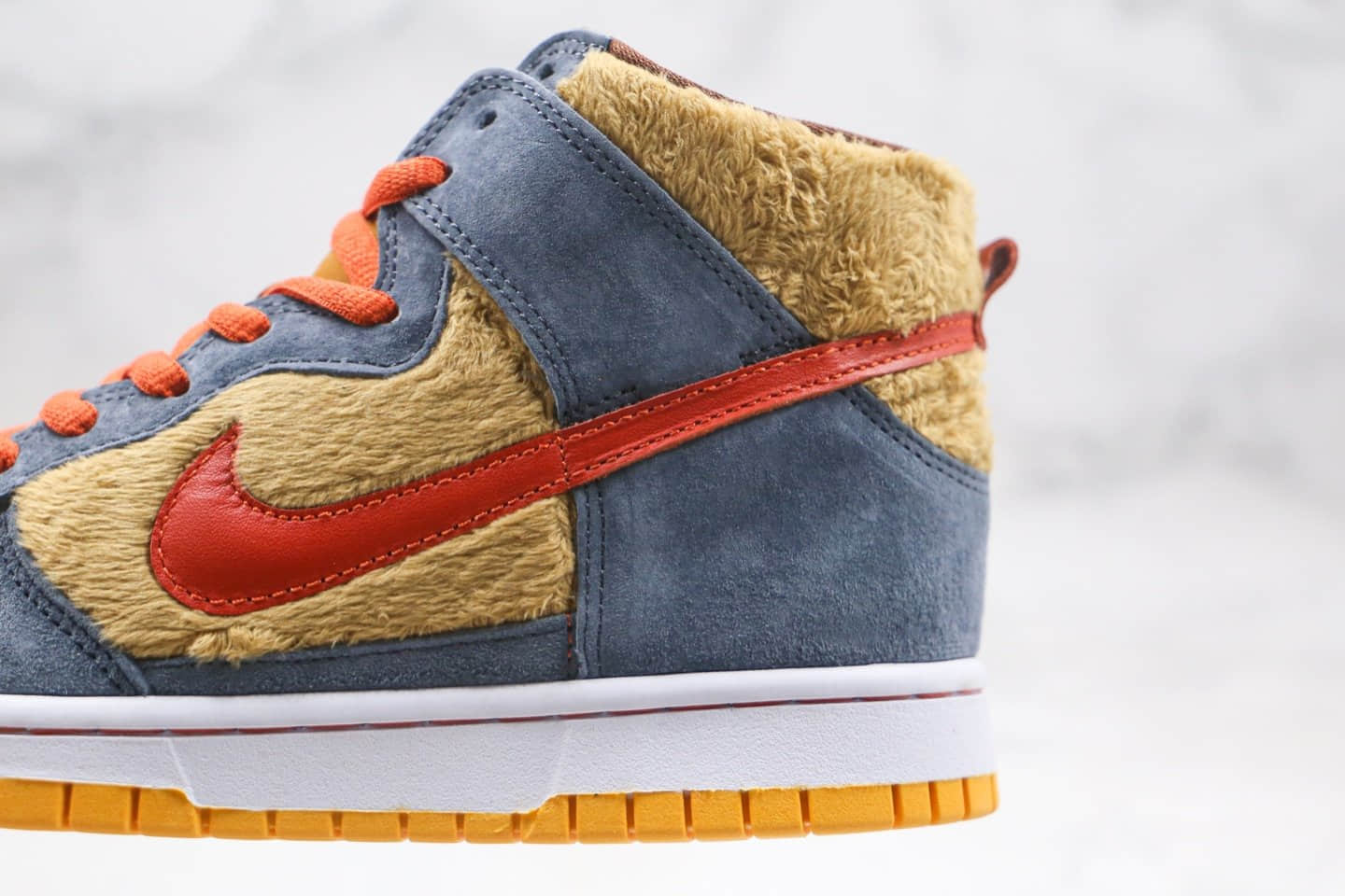 耐克Nike SB Dunk High Papa Bear纯原版本高帮SB DUNK熊宝宝毛绒蓝黄棕红色板鞋内置Zoom气垫正确鞋面材质 货号：313171-781