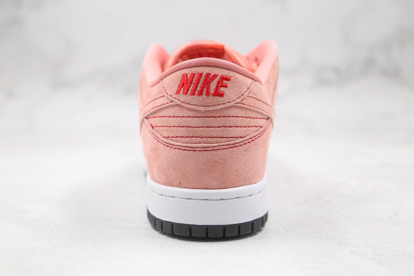 耐克Nike SB Dunk Low Pro Salmon Pink纯原版本低帮SB DUNK粉色板鞋原楦头纸板打造原盒原标 货号：CV1655-600