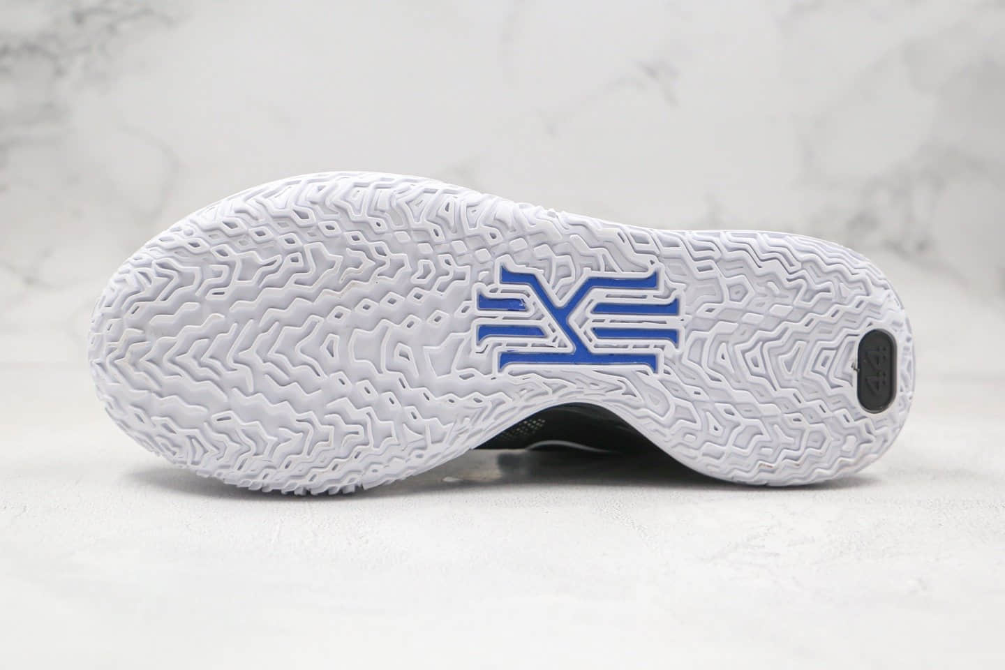 耐克Nike Kyrie 7纯原版本欧文7代黑白色篮球鞋内置气垫支持实战 货号：CQ9327-002