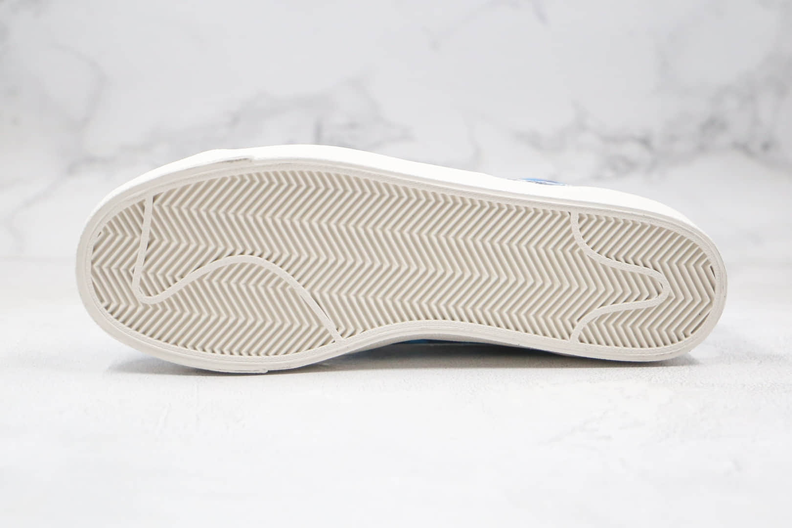 耐克Nike Blazer Mid Retro OG纯原版本中帮开拓者蓝色扎染板鞋原鞋开模一比一打造 货号：DA7575-991