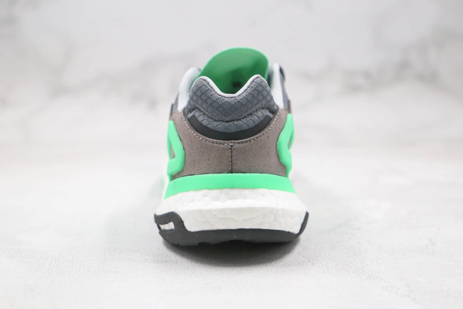 阿迪达斯Adidas Originals 2020 Day Jogger Boost纯原版本夜行者二代灰绿色爆米花跑鞋原档案数据开发 货号：FW4868