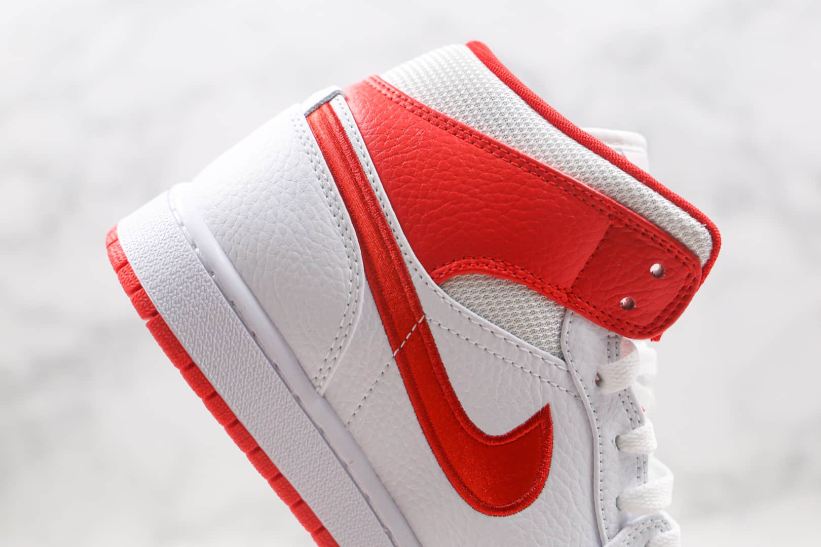乔丹Air Jordan 1 Mid GS纯原版本中帮AJ1鸳鸯85配色篮球鞋原鞋开模一比一打造 货号：DH0200-100