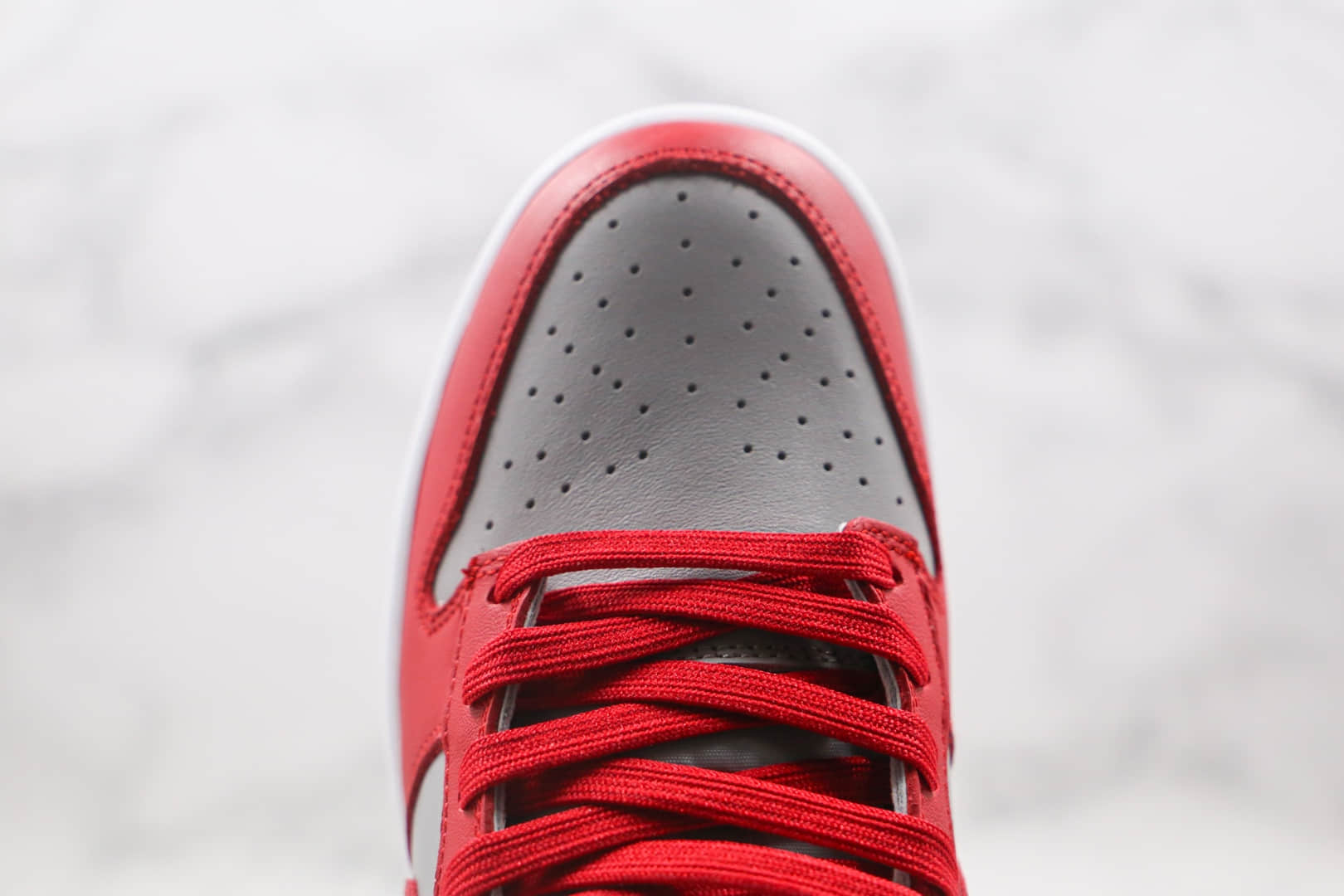 耐克Nike SB Dunk Low纯原版本低帮SB DUNK灰红色板鞋内置气垫原盒原标 货号：DD1301-002