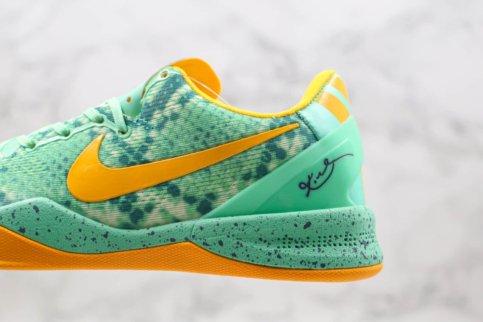 耐克Nike Kobe 8 System纯原版本科比8代黄绿色篮球鞋原档案数据开发原盒原标 货号：555035-304