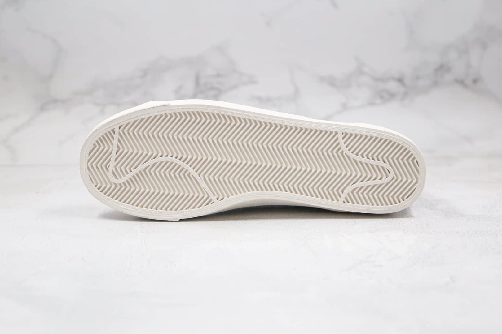 耐克Nike Blazer Mid '77 Label Maker纯原版本中帮开拓者刮刮乐开口笑板鞋鞋面正确可撕 货号：DC5203-100