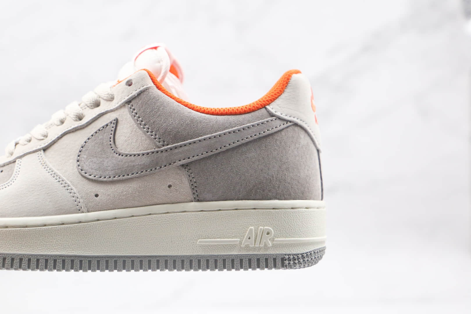 耐克Nike Air Force 1 '07 Grey White Brown纯原版本低帮空军一号灰米白橘色麂皮帆布拼接板鞋内置Sole气垫 货号：CC5059-102