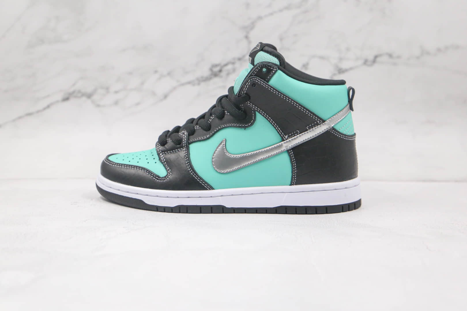 耐克Nike SB DUNK x Diamond Dunk Hi Tiffany联名款纯原版本高帮SB DUNK黑蓝银钩板鞋原鞋开模一比一打造 货号：653599-400