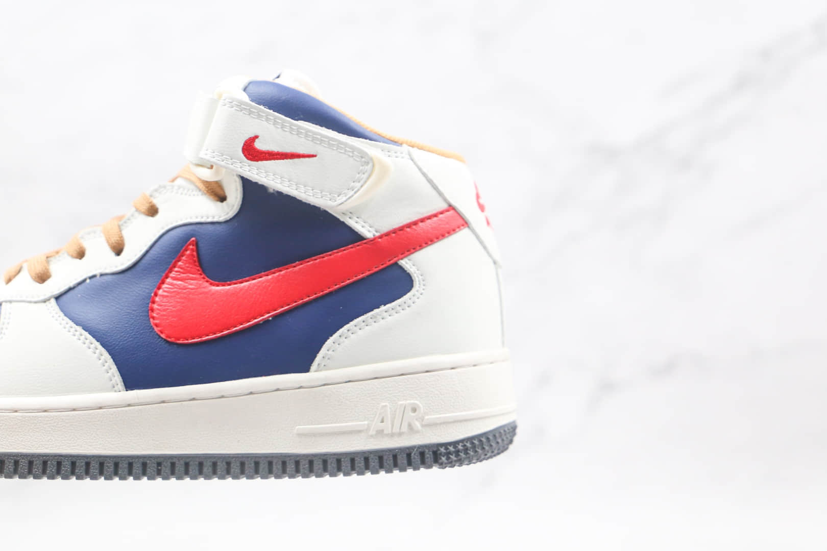 耐克Nike Air Force 1‘07 Mid纯原版本中帮空军一号白蓝红色板鞋内置全掌Sole气垫 货号：512745-068