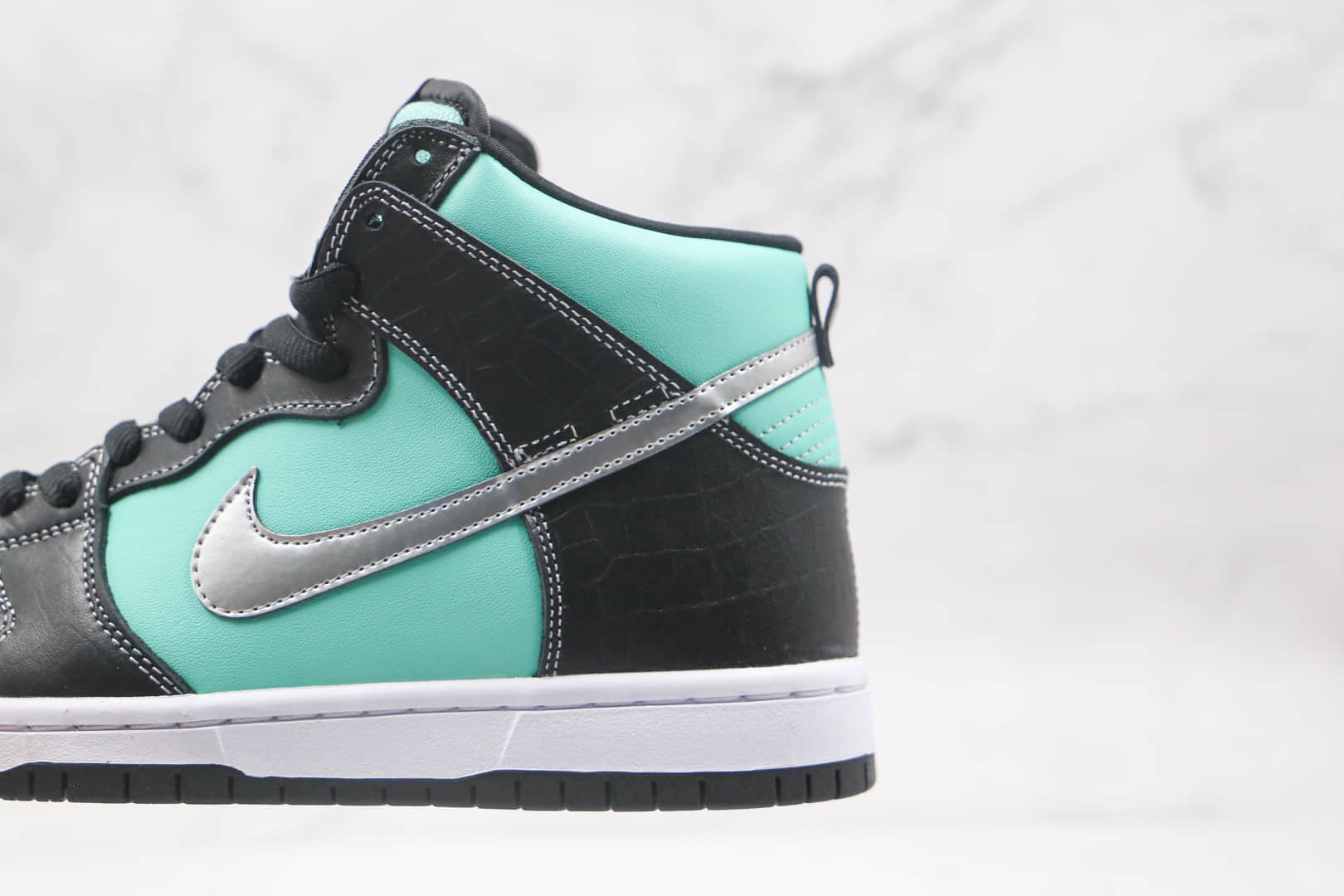 耐克Nike SB DUNK x Diamond Dunk Hi Tiffany联名款纯原版本高帮SB DUNK黑蓝银钩板鞋原鞋开模一比一打造 货号：653599-400