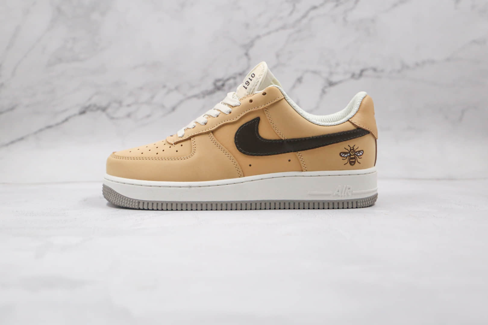 耐克Nike Air Force 1 Low Manchester Bee纯原版本低帮空军一号奶茶小蜜蜂板鞋内置全掌Sole气垫 货号：DC1939-200