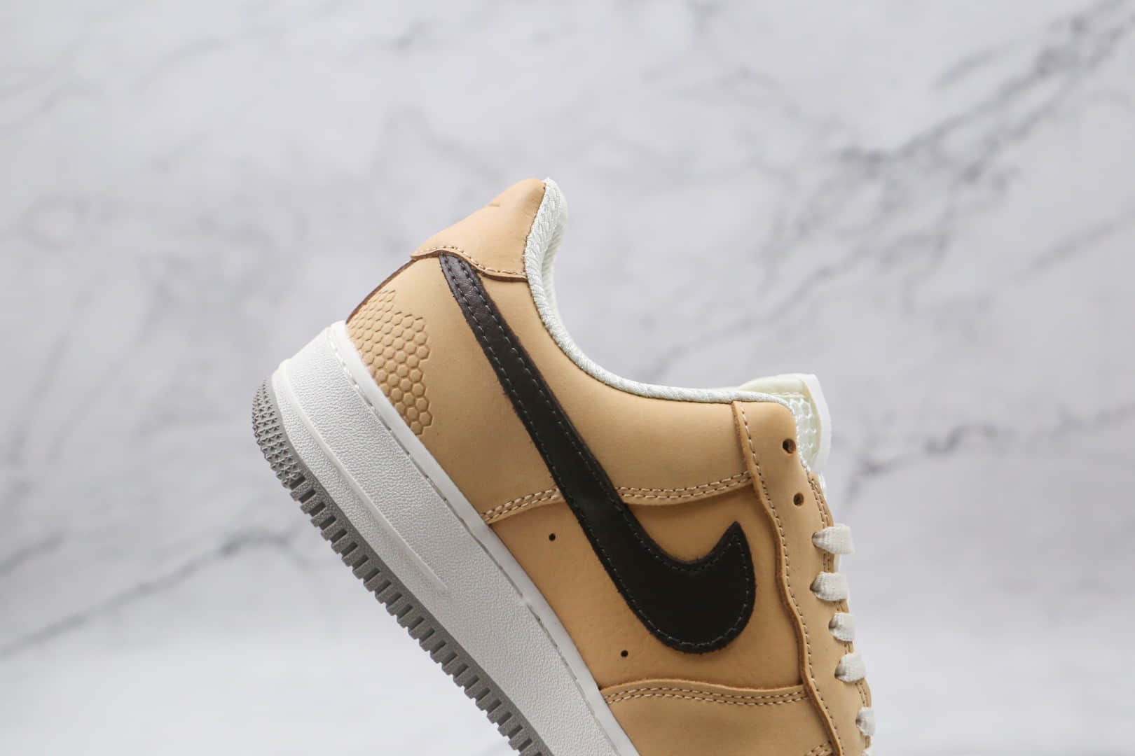 耐克Nike Air Force 1 Low Manchester Bee纯原版本低帮空军一号奶茶小蜜蜂板鞋内置全掌Sole气垫 货号：DC1939-200