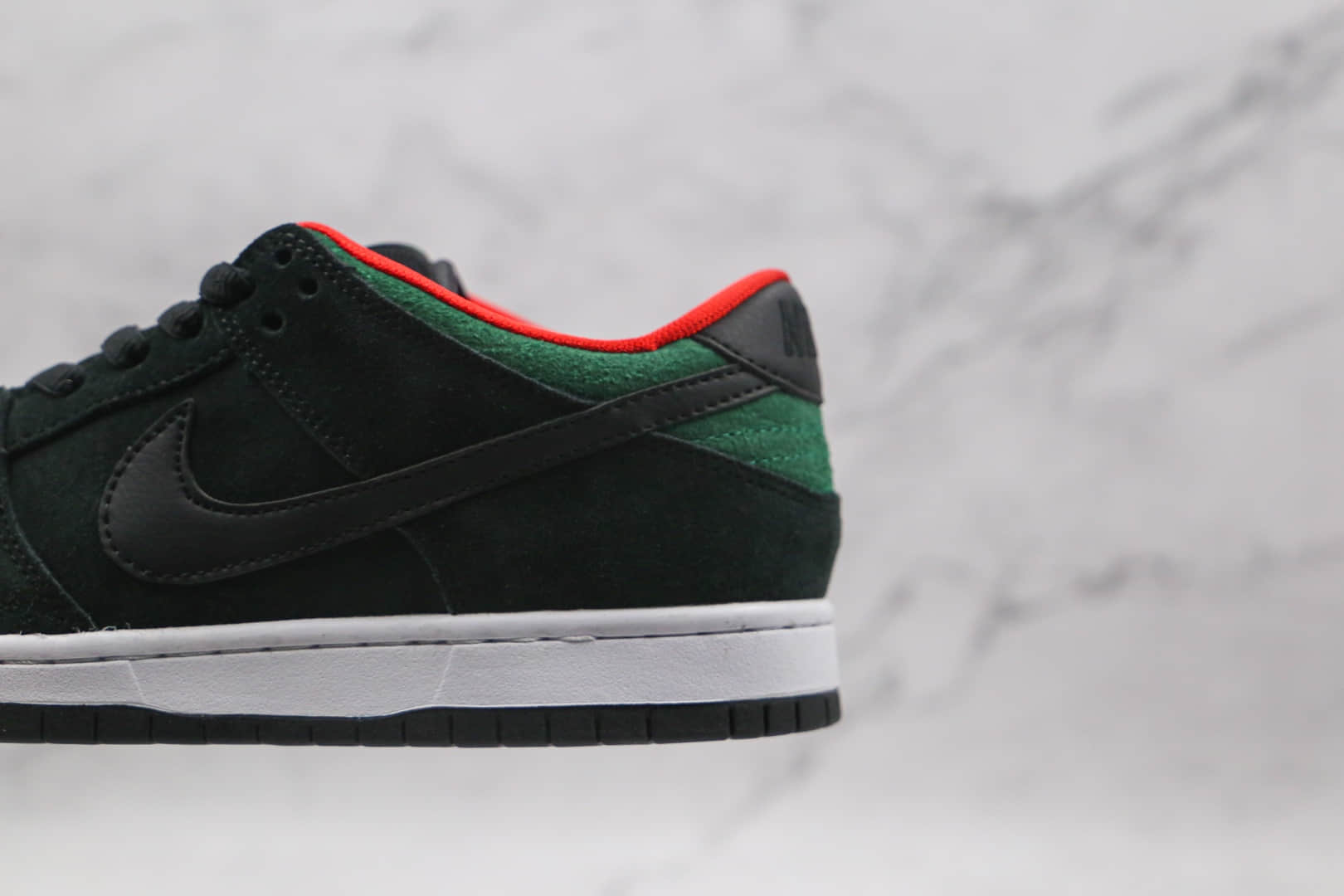 耐克Nike Dunk Low Pro SB Green Cork纯原版本低帮SB DUNK绿鳄黑绿板鞋内置Zoom气垫 货号：304292-055