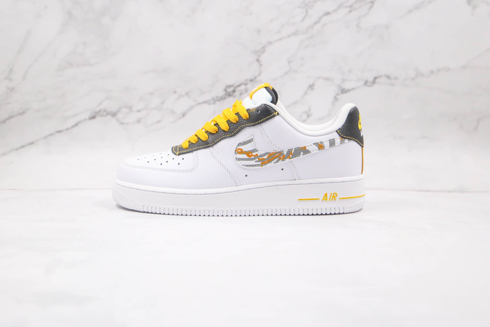 耐克Nike Air Force 1 Low纯原版本低帮空军一号白黄反光斑马纹路板鞋内置全掌Sole气垫 货号：DH5284-100