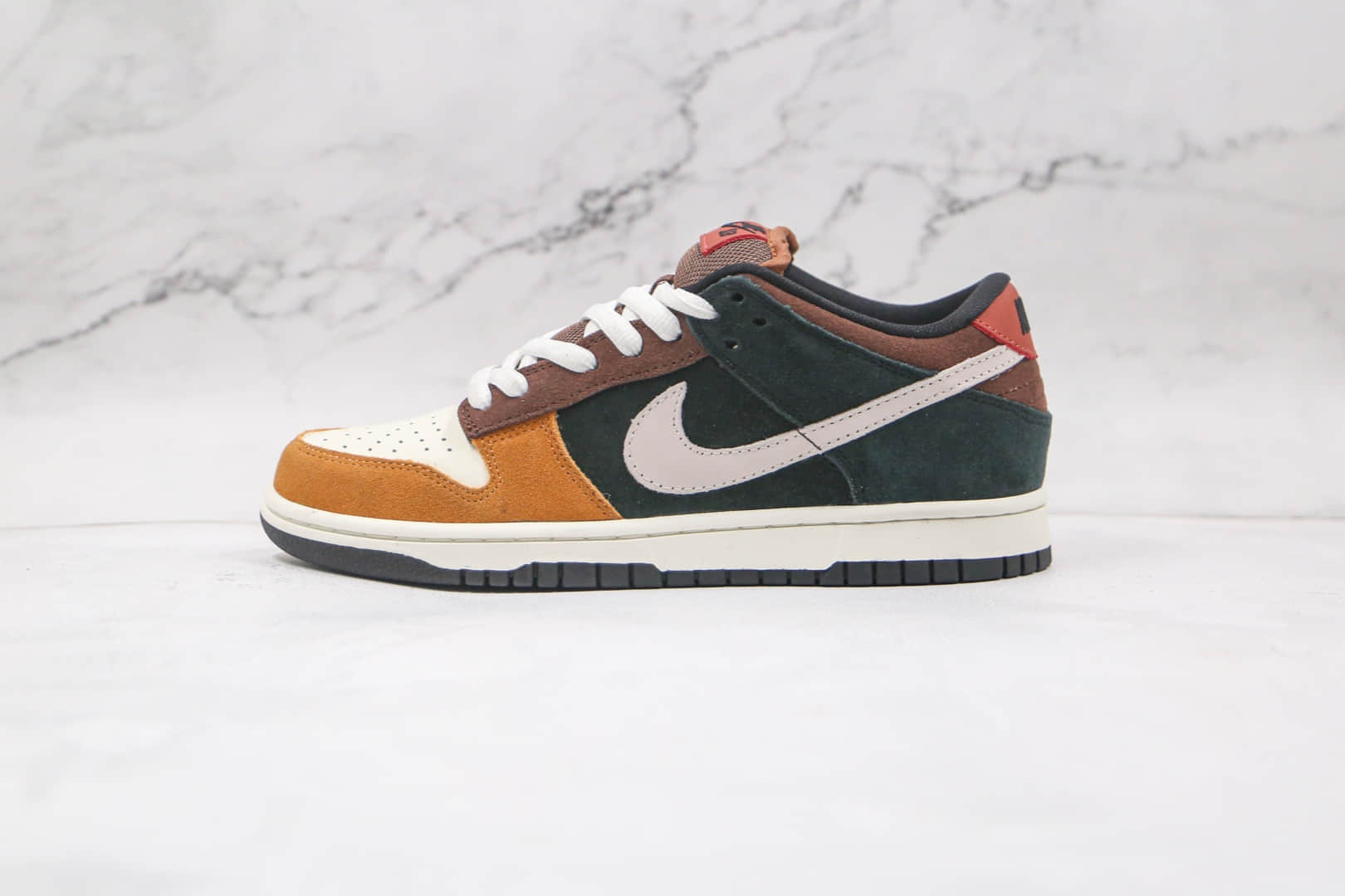 耐克Nike Dunk Low Pro SB纯原版本低帮SB DUNK黄绿棕白色彩色拼接板鞋内置Zoom气垫 货号：304292-902