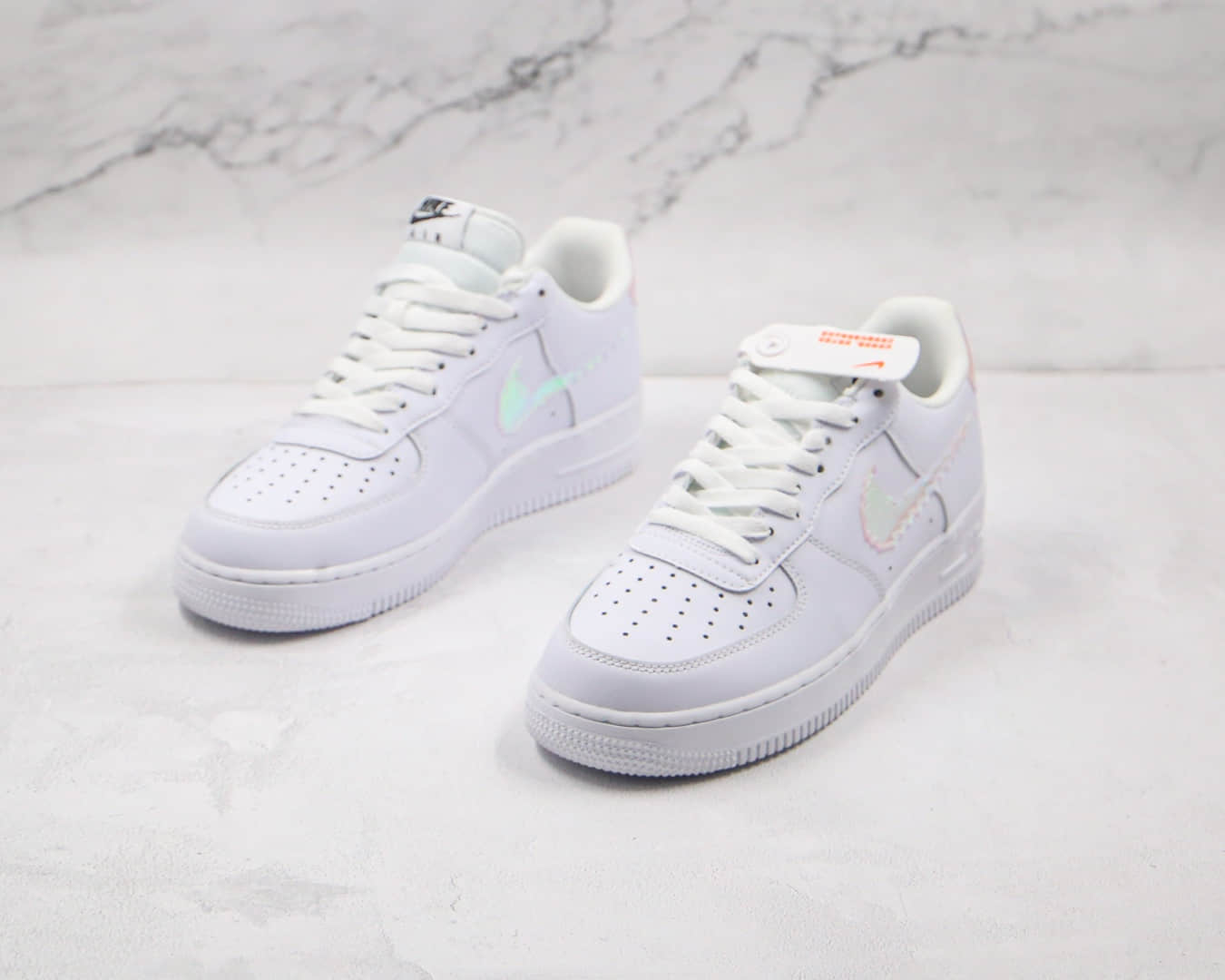 耐克Nike Air Force 1 LV8纯原版本低帮空军一号白镭射板鞋原盒原标正确鞋面镭射标 货号：CW1577-100