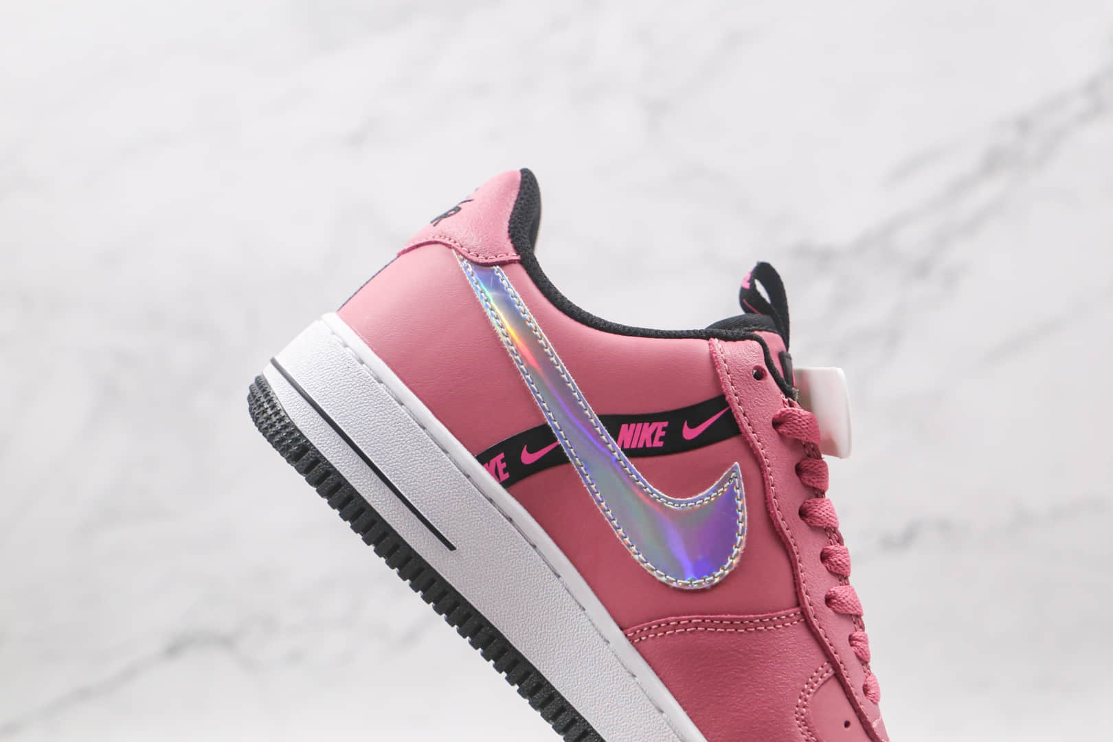 耐克Nike Air Force 1 LVB KSA纯原版本低帮空军一号玫红粉色皮面刺绣3M反光勾板鞋正确鞋面材质 货号：CT4683-600