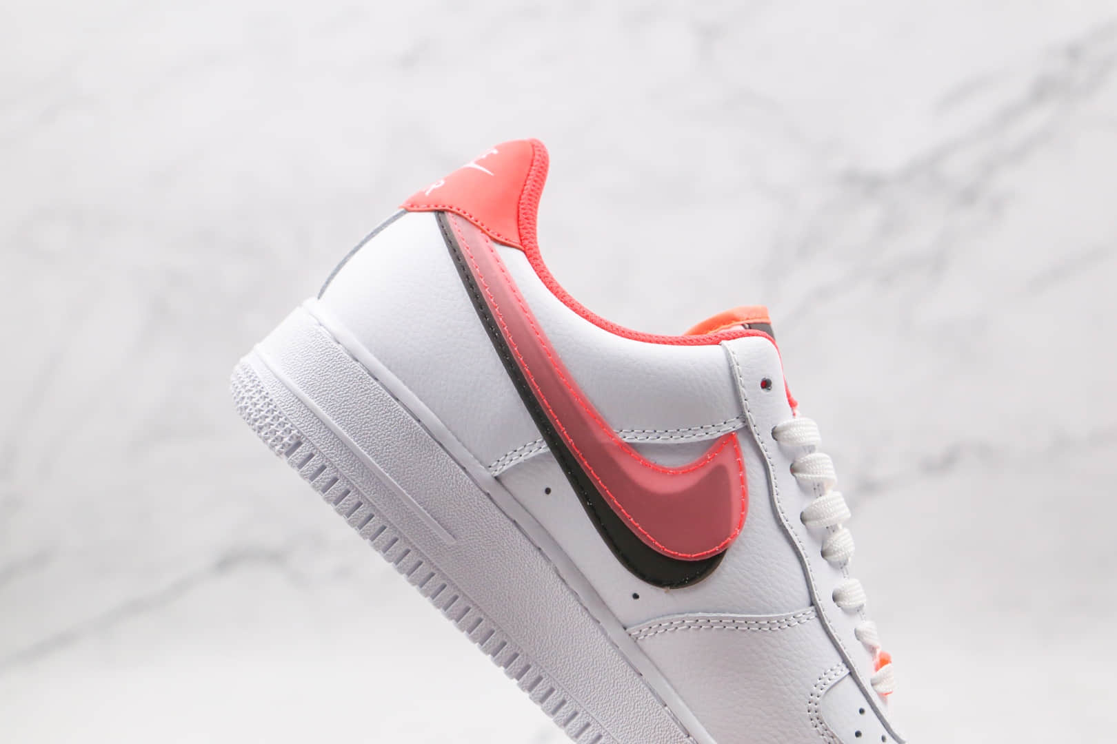 耐克Nike Air Force 1 07 GS WhiteRed Black纯原版本低帮空军一号白黑红双钩皮面板鞋内置全掌Sole气垫 货号：CW1574-101