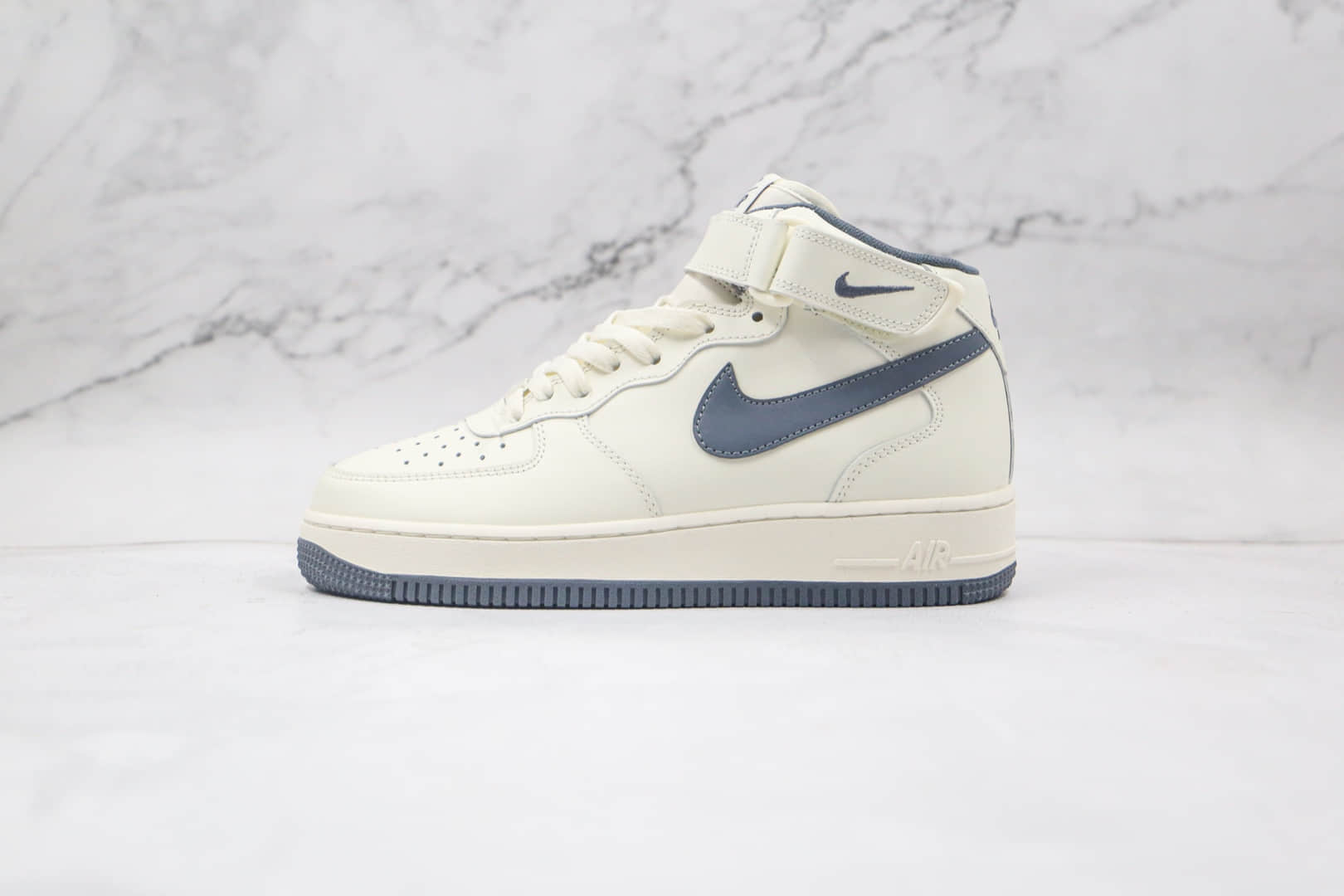 耐克Nike Air Force 1 07 Mid纯原版本中帮空军一号白深蓝色板鞋原鞋开模一比一打造 货号：CT7876-994