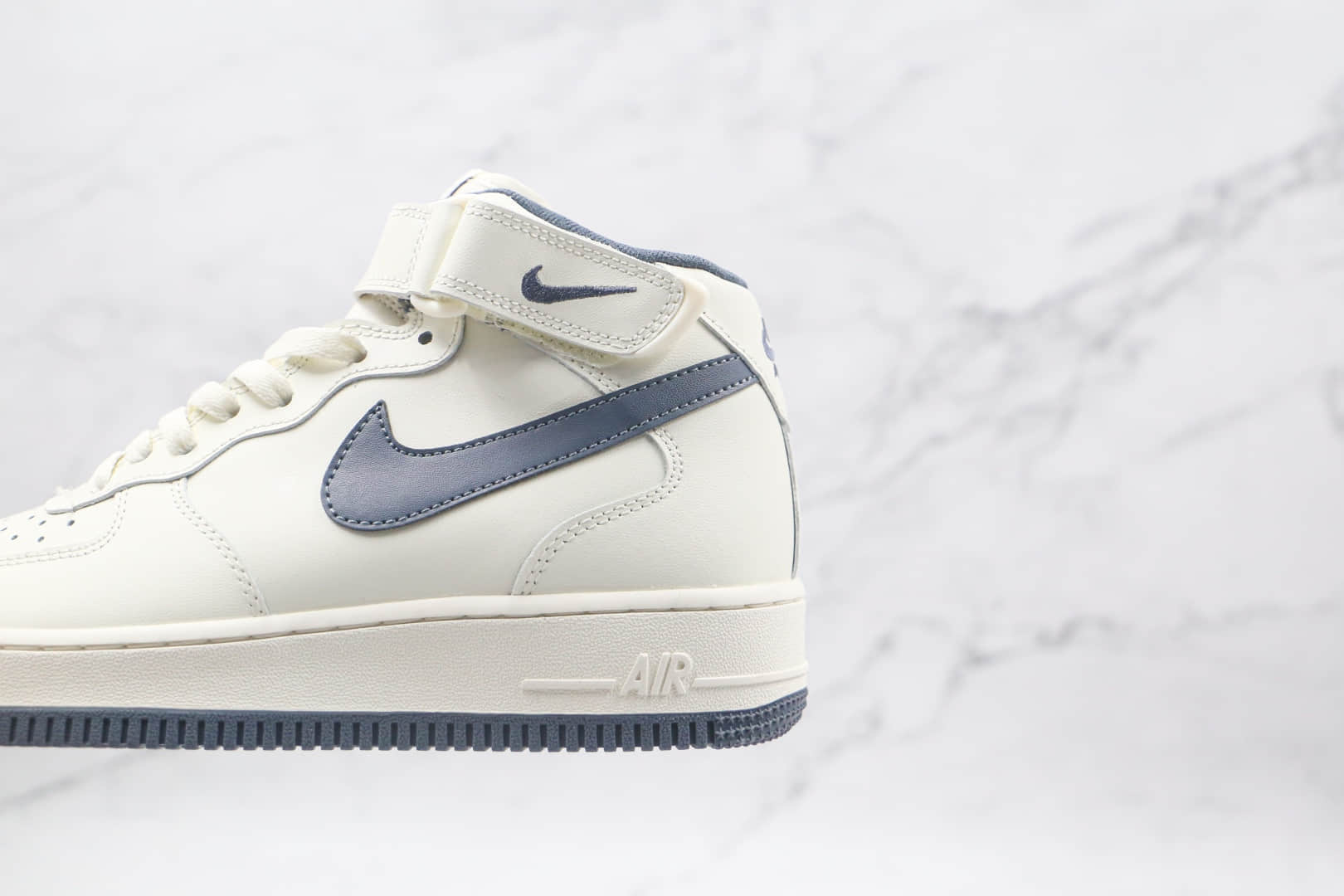 耐克Nike Air Force 1 07 Mid纯原版本中帮空军一号白深蓝色板鞋原鞋开模一比一打造 货号：CT7876-994