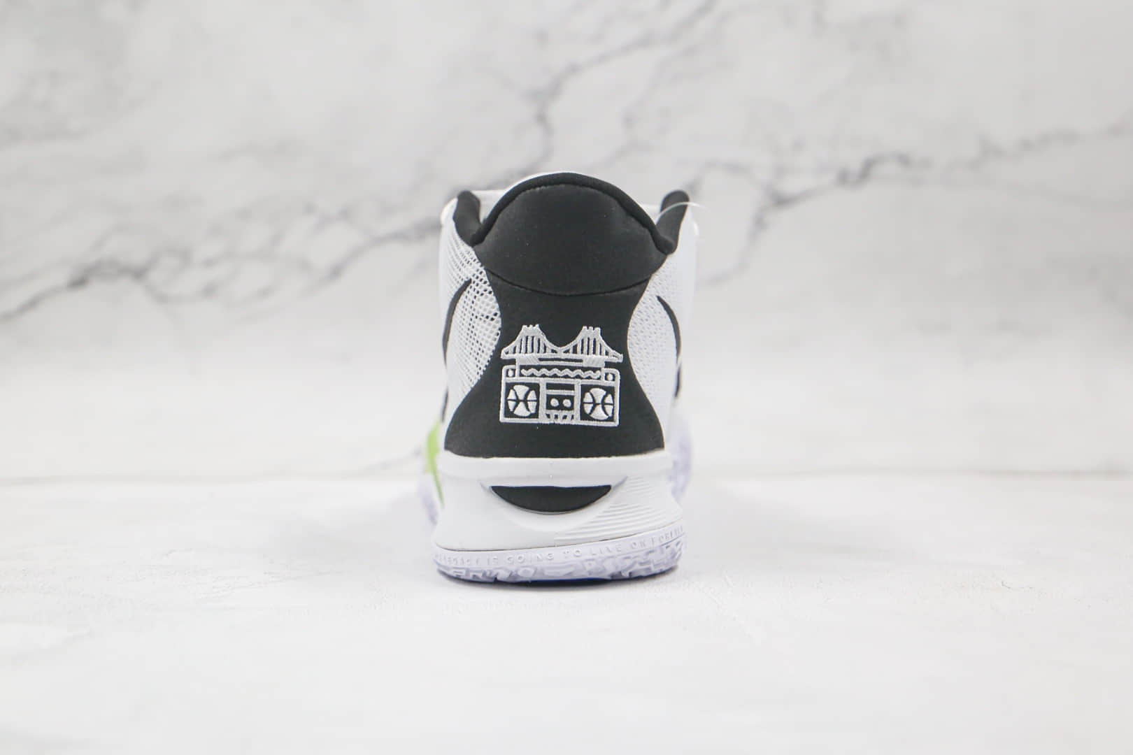耐克Nike Kyrie 7 Pre Heat Ep纯原版本欧文7代白黑色篮球鞋内置气垫支持实战 货号：CQ9327-100