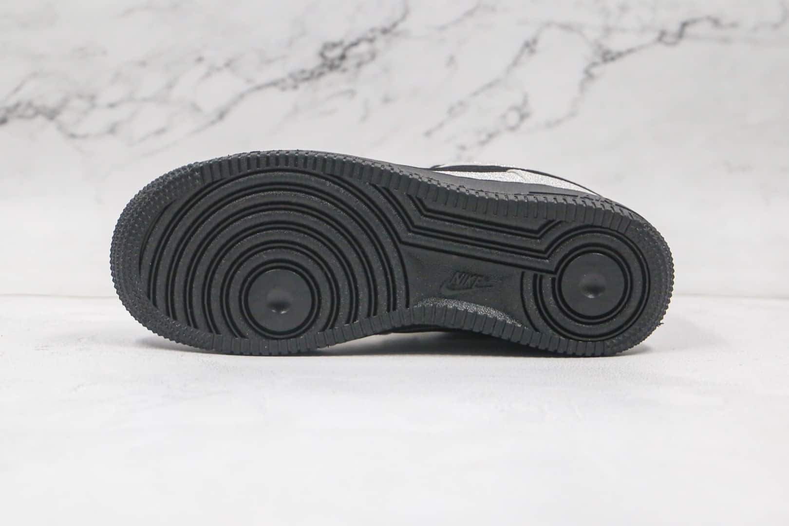 耐克Nike Air Force 1 AF1 Tiffany纯原版本低帮空军一号银黑色钻石珠光闪光板鞋内置Sole气垫 货号：718152-005