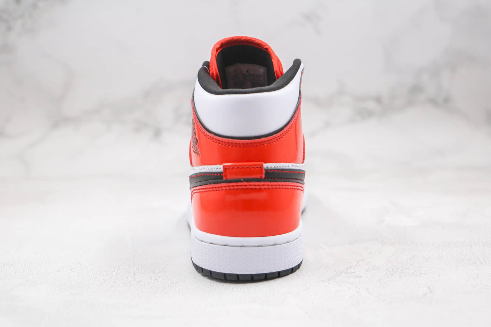 乔丹Air Jordan 1 Mid Turf Orange纯原版本中帮AJ1白红黑线篮球鞋原档案数据开发 货号：DD6834-802