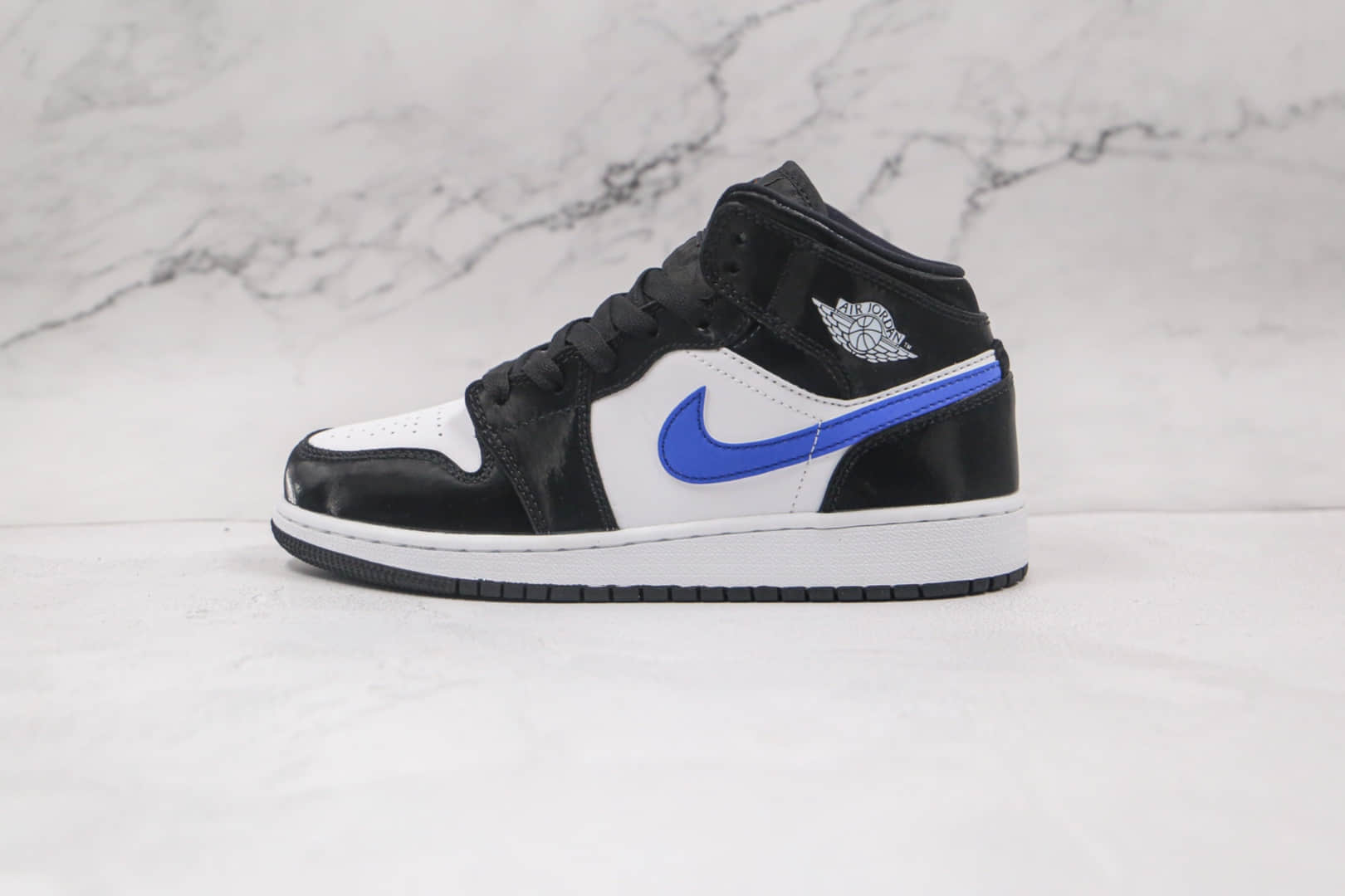 乔丹Air Jordan 1 Mid “Astronomy Blue”纯原版本中帮AJ1黑白蓝色蓝熊猫原鞋开模 货号：554725-084