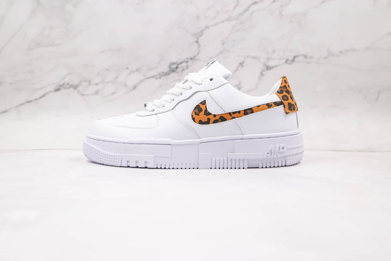 耐克Nike Air Force 1 Pixel SE纯原版本低帮空军一号豹纹板鞋原盒原标原档案数据开发 货号：CV8481-100