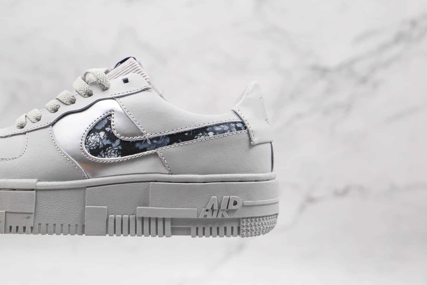 耐克Nike Air Force 1 Pixel SE纯原版本低帮白色花纹空军一号板鞋原楦头纸板打造 货号：CV8481-102