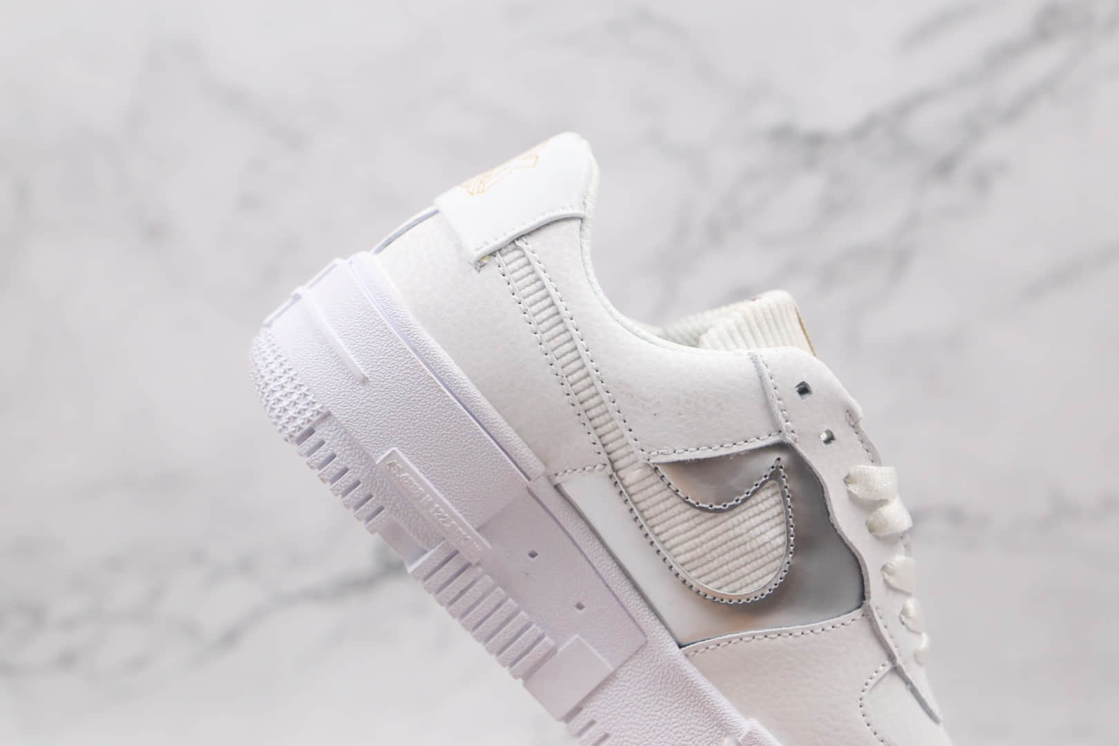 耐克Nike Air Force 1 Pixel SE纯原版本低帮空军一号镭射银解构板鞋原档案数据开发 货号：DC1160-100