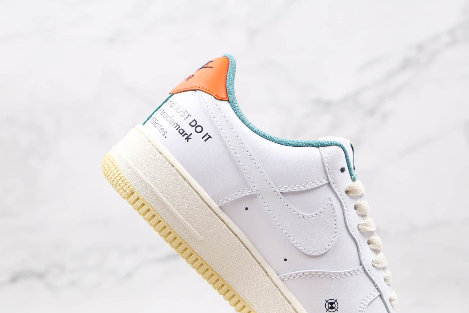 耐克Nike Air Force 1 LOW纯原版本低帮空军一号白绿橙板鞋内置气垫 货号：DM0970-111