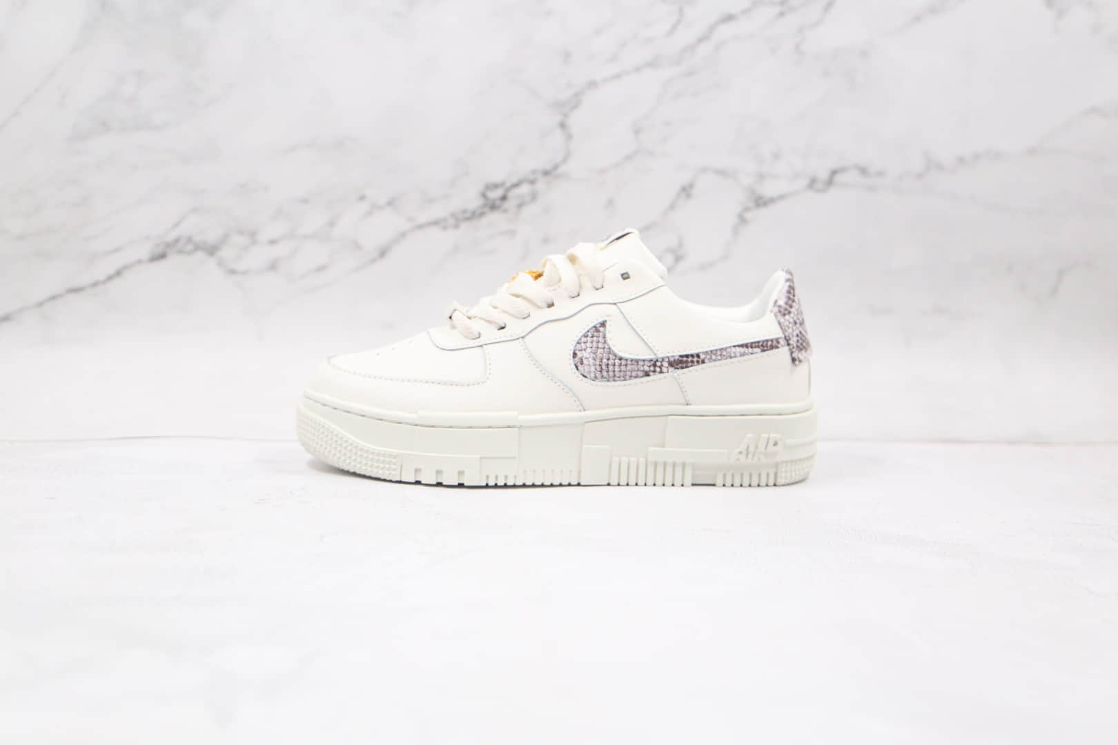 耐克Nike Air Force 1 Pixel SE纯原版本低帮空军一号蛇皮纹波点白色解构板鞋原楦头纸板打造 货号：CV8481-101