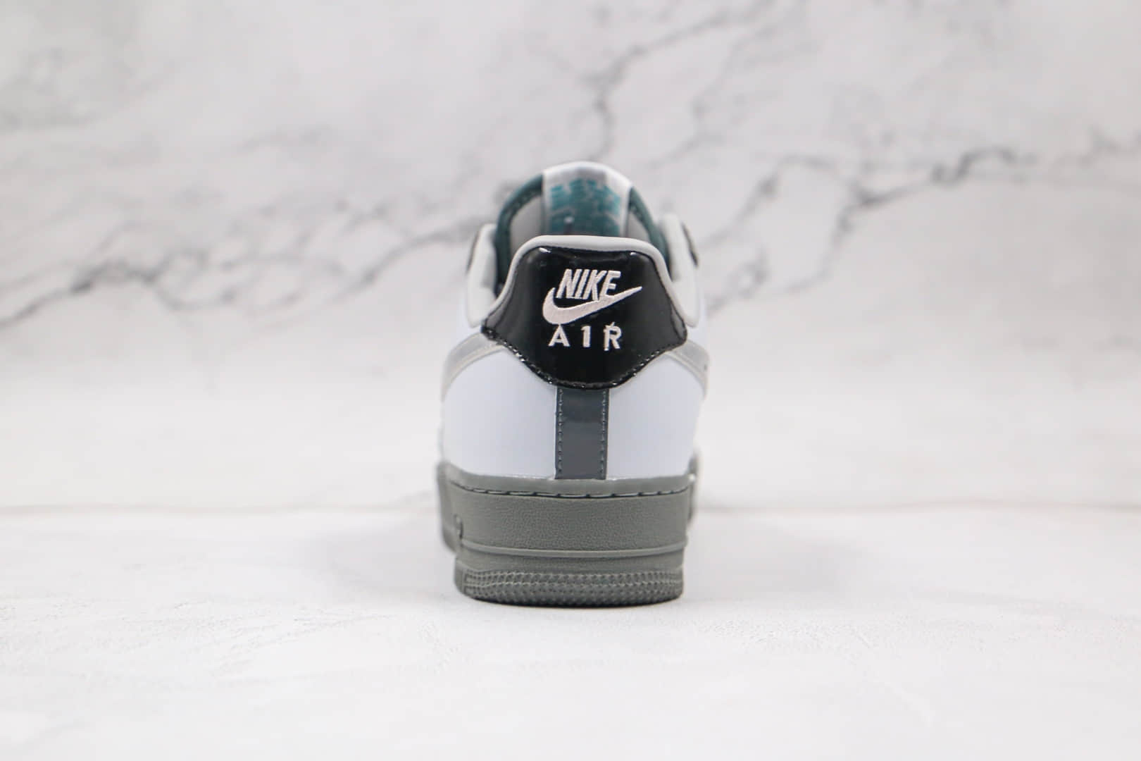 耐克Nike Air Force 1 Low 07 University纯原版本低帮空军一号白银灰色板鞋内置气垫 货号：DC1163-100